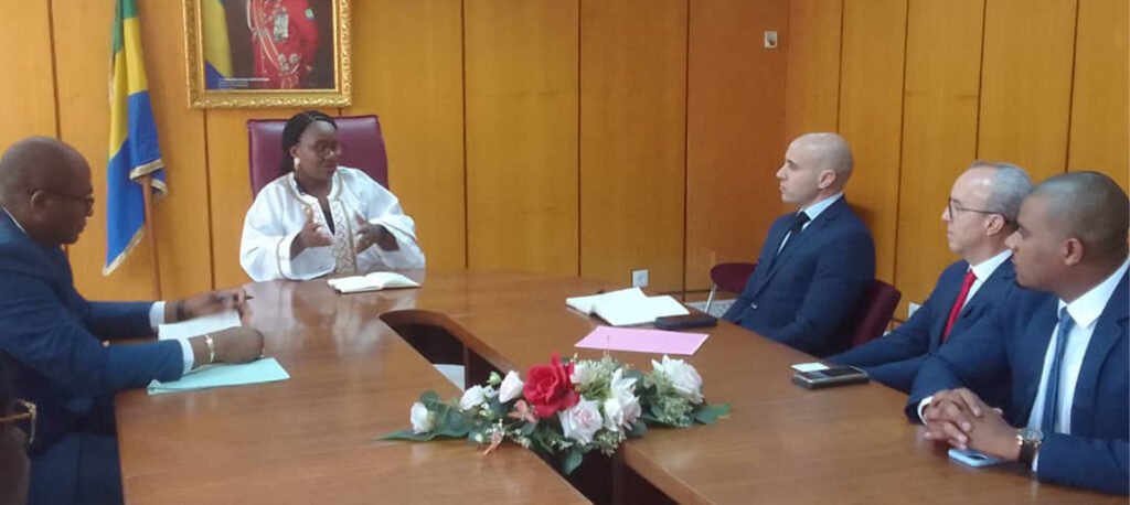 Rencontre entre le ministre des Affaires sociales et TMS : Projets pour améliorer la santé au Gabon