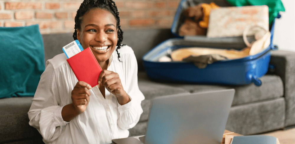 Étudiante africaine heureuse d’obtenir son visa pour étudier en Tunisie